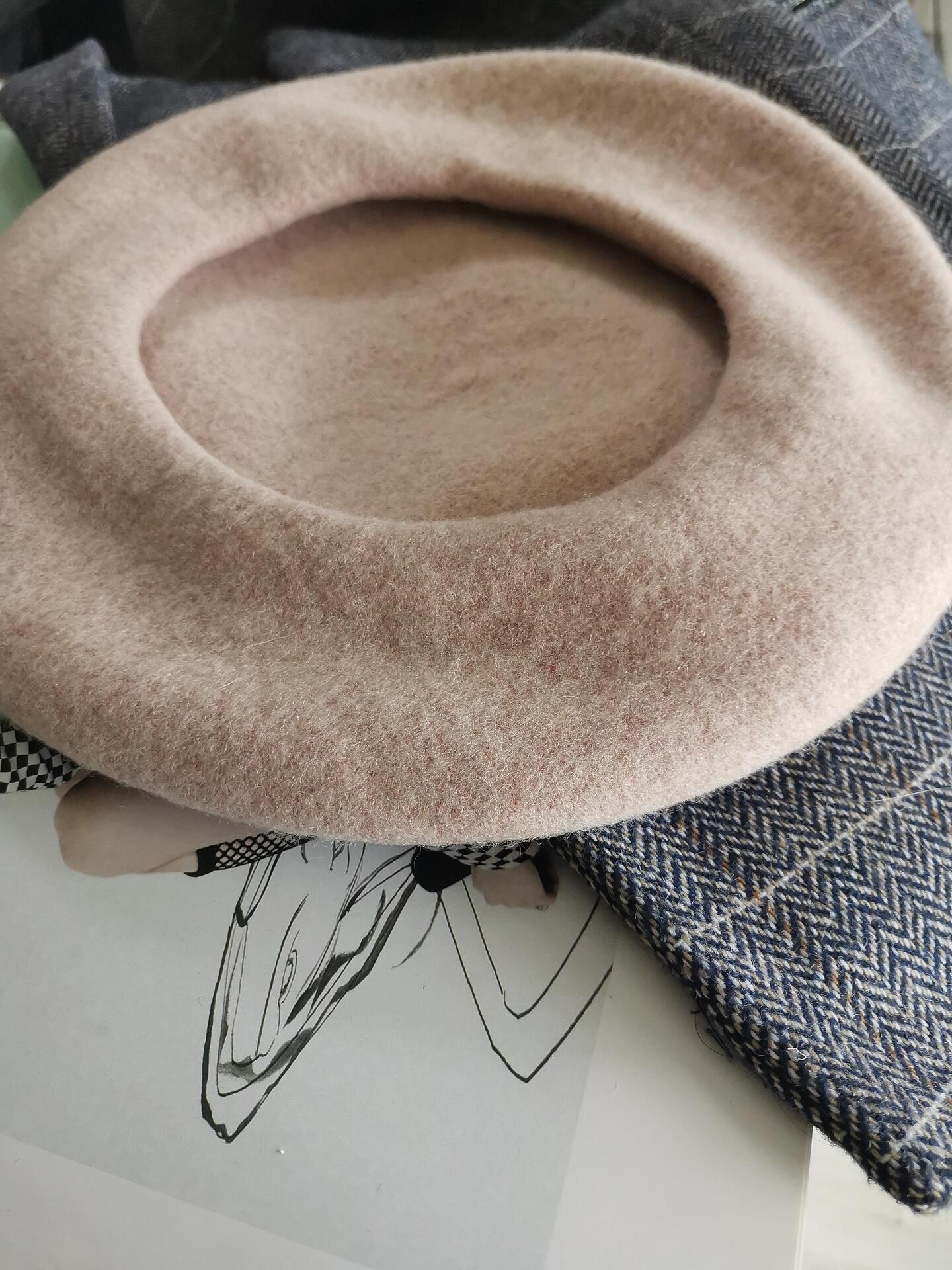 Барета Ashes of roses