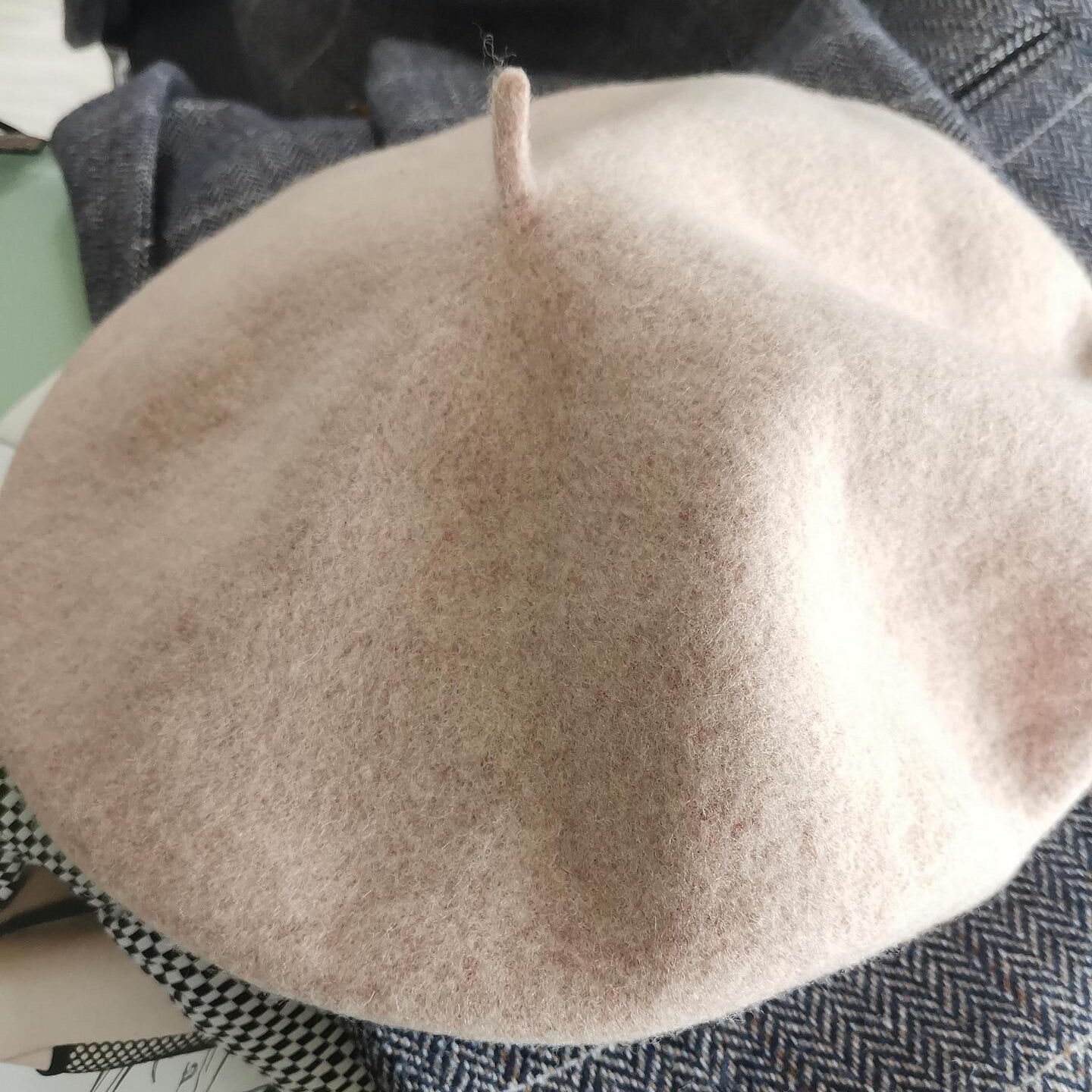 Барета Ashes of roses