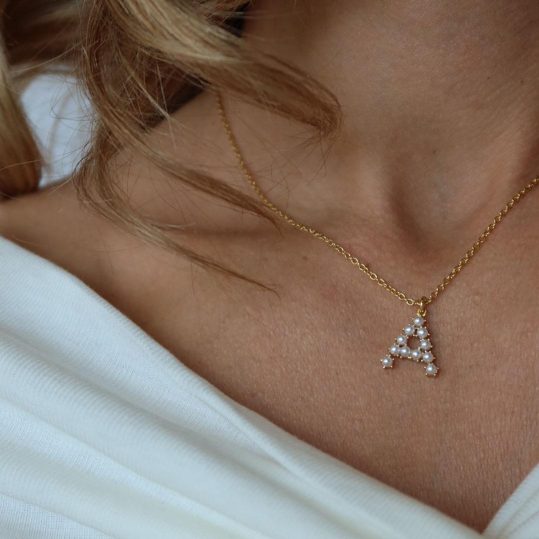 Колие Pearl Letter