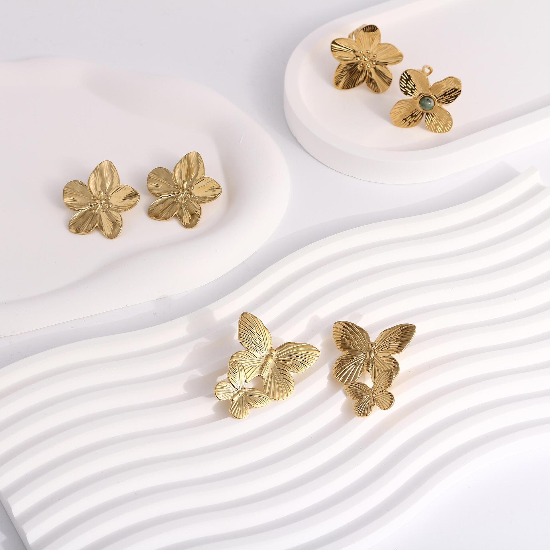 Обеци GOLDEN BUTTERFLIES