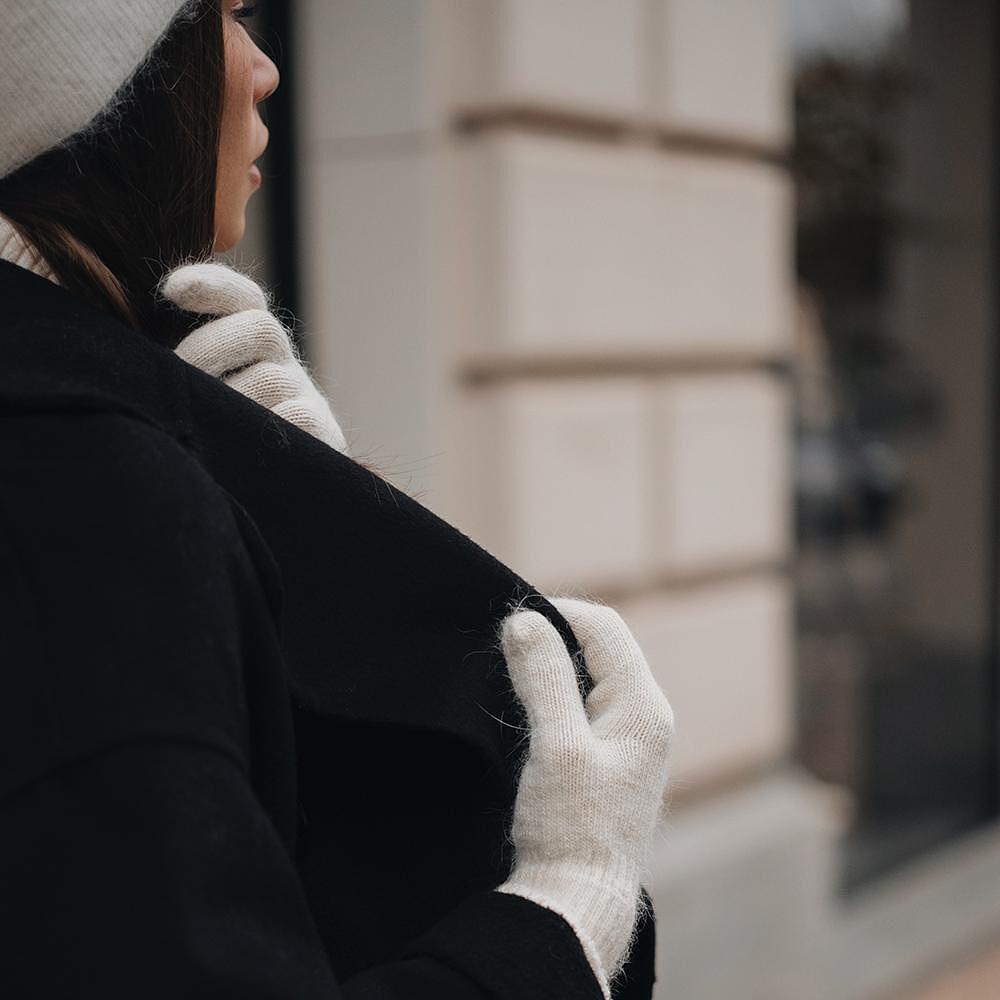 Ръкавици в Екрю