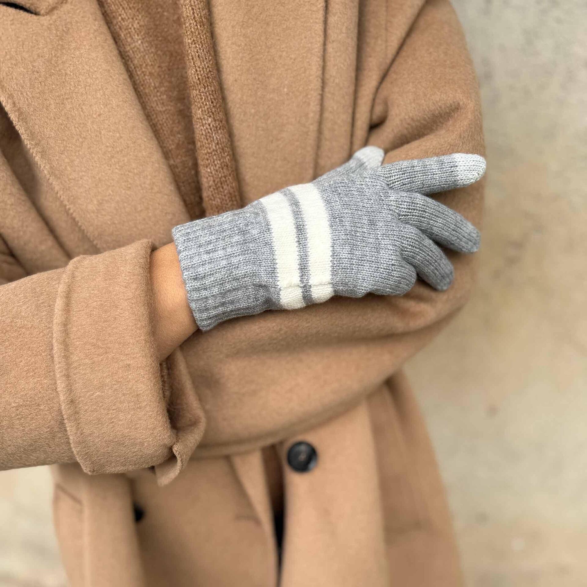 Ръкавици с ивици в сиво