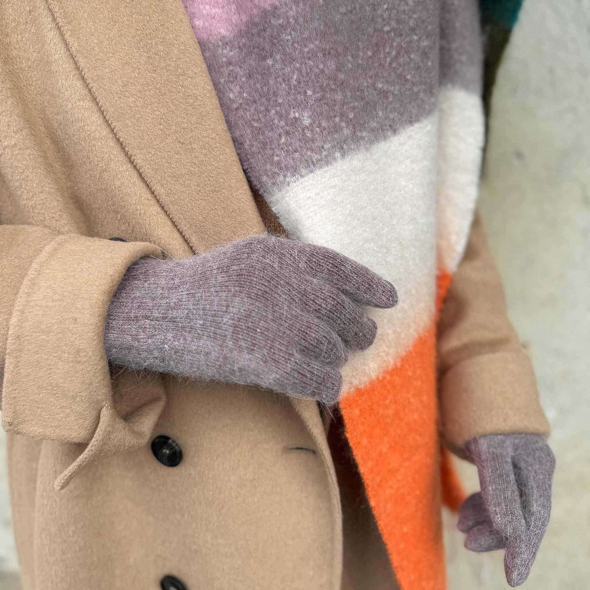 Ръкавици в лилаво