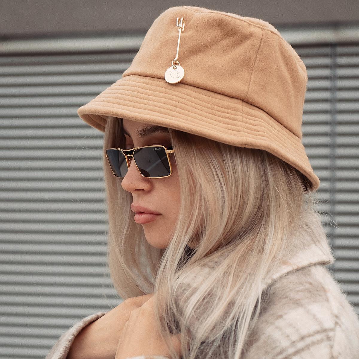 Шапка идиотка PIN BEIGE