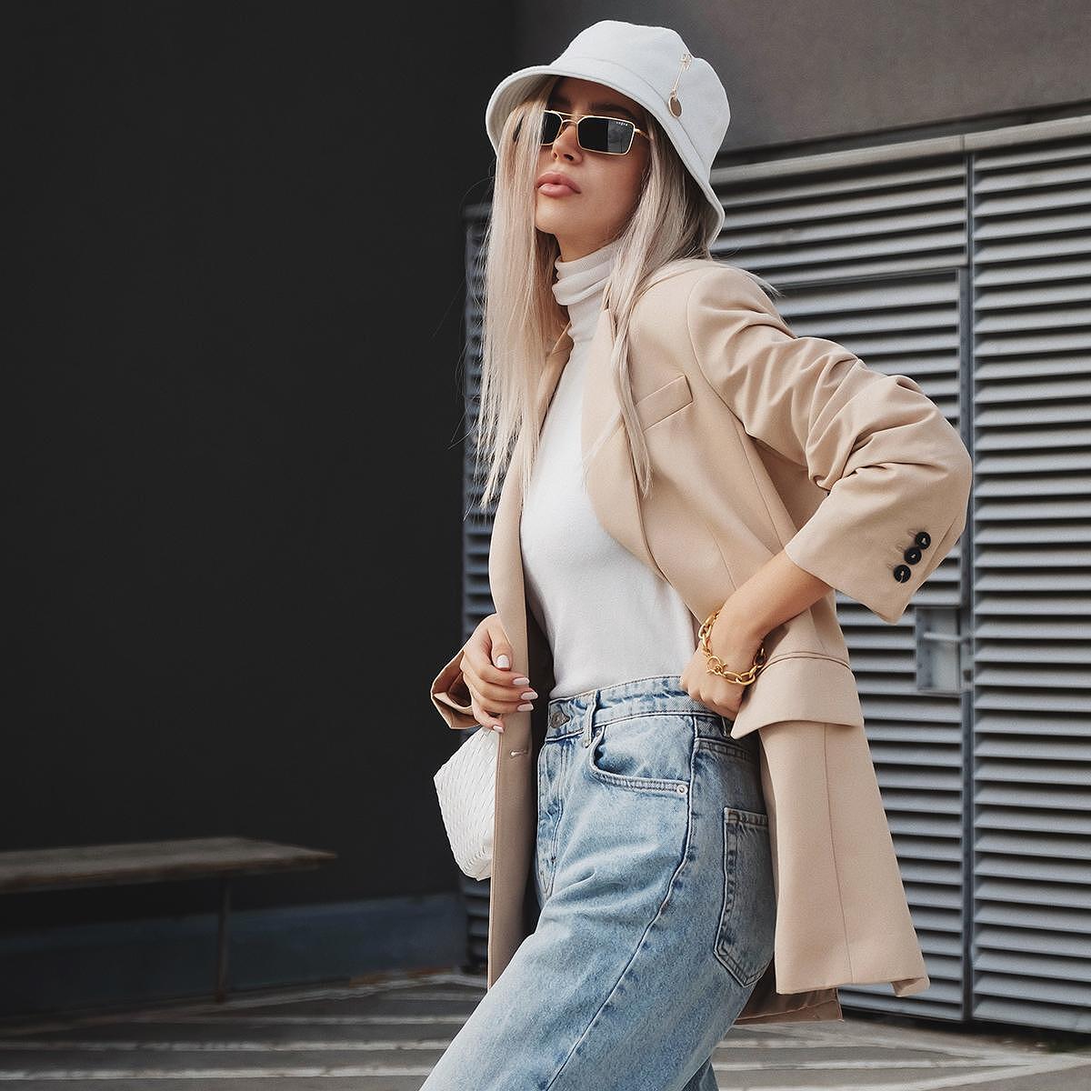 Шапка идиотка PIN WHITE