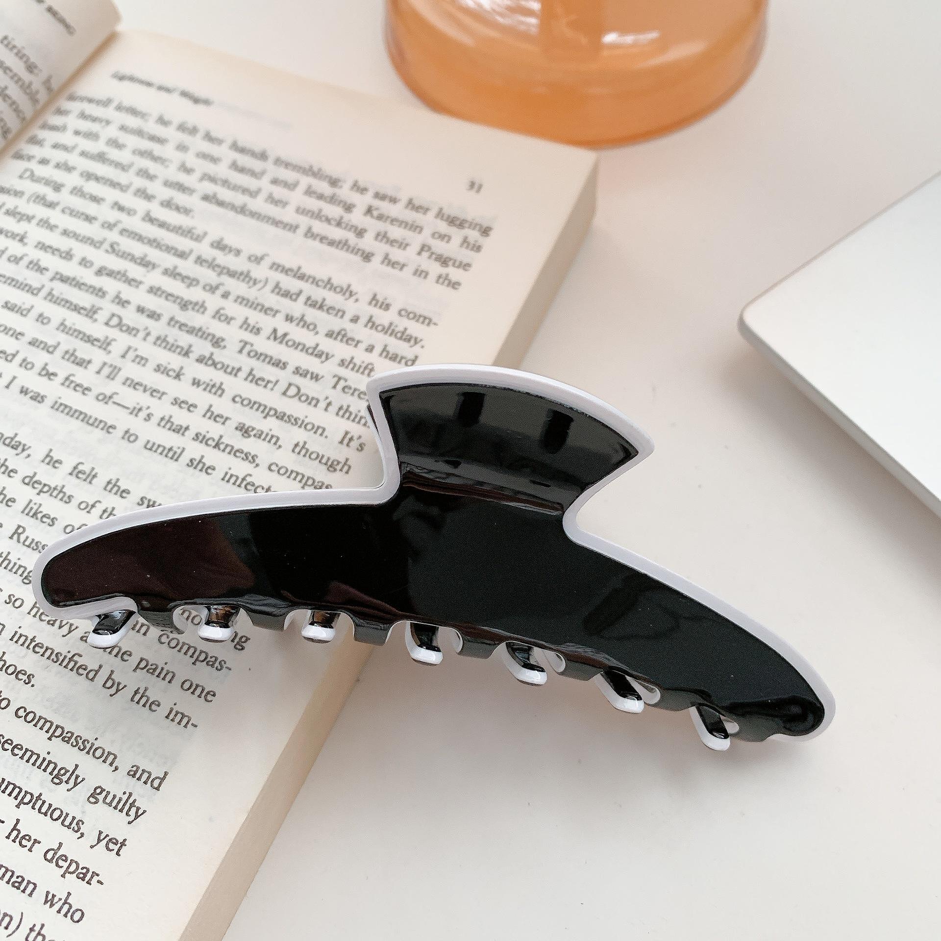 Щипка за коса Audrey Black