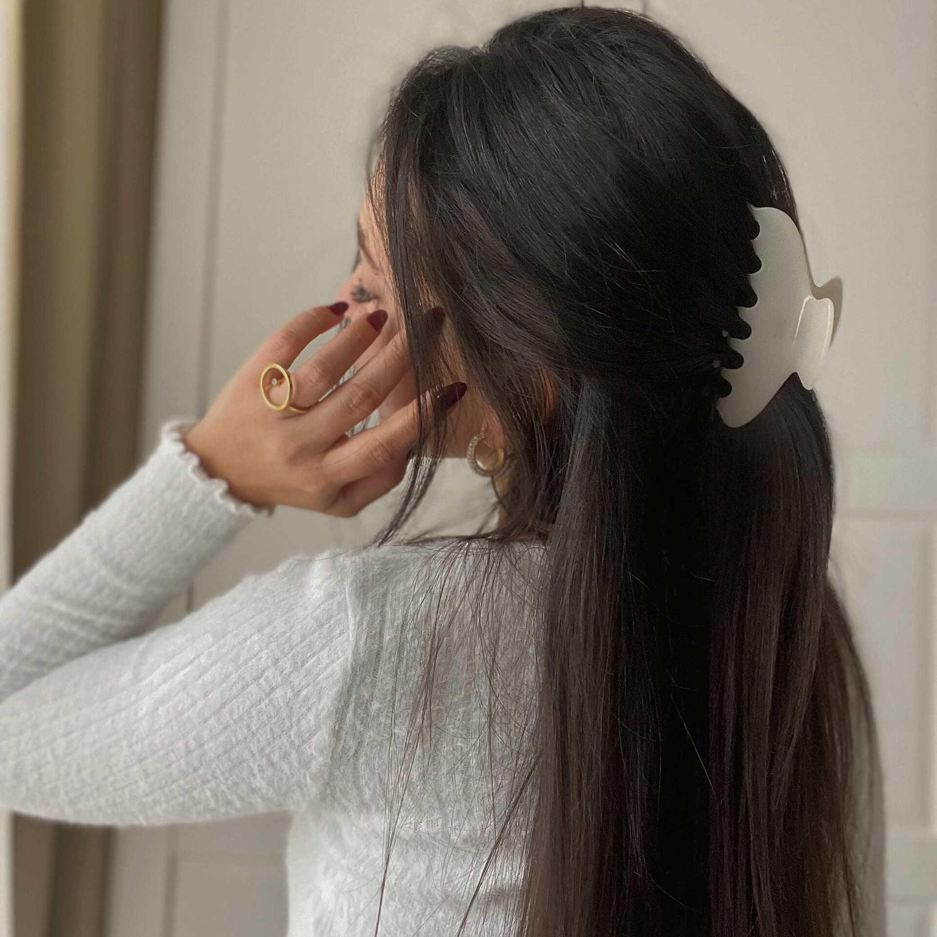 Щипка за коса Ginna Off White